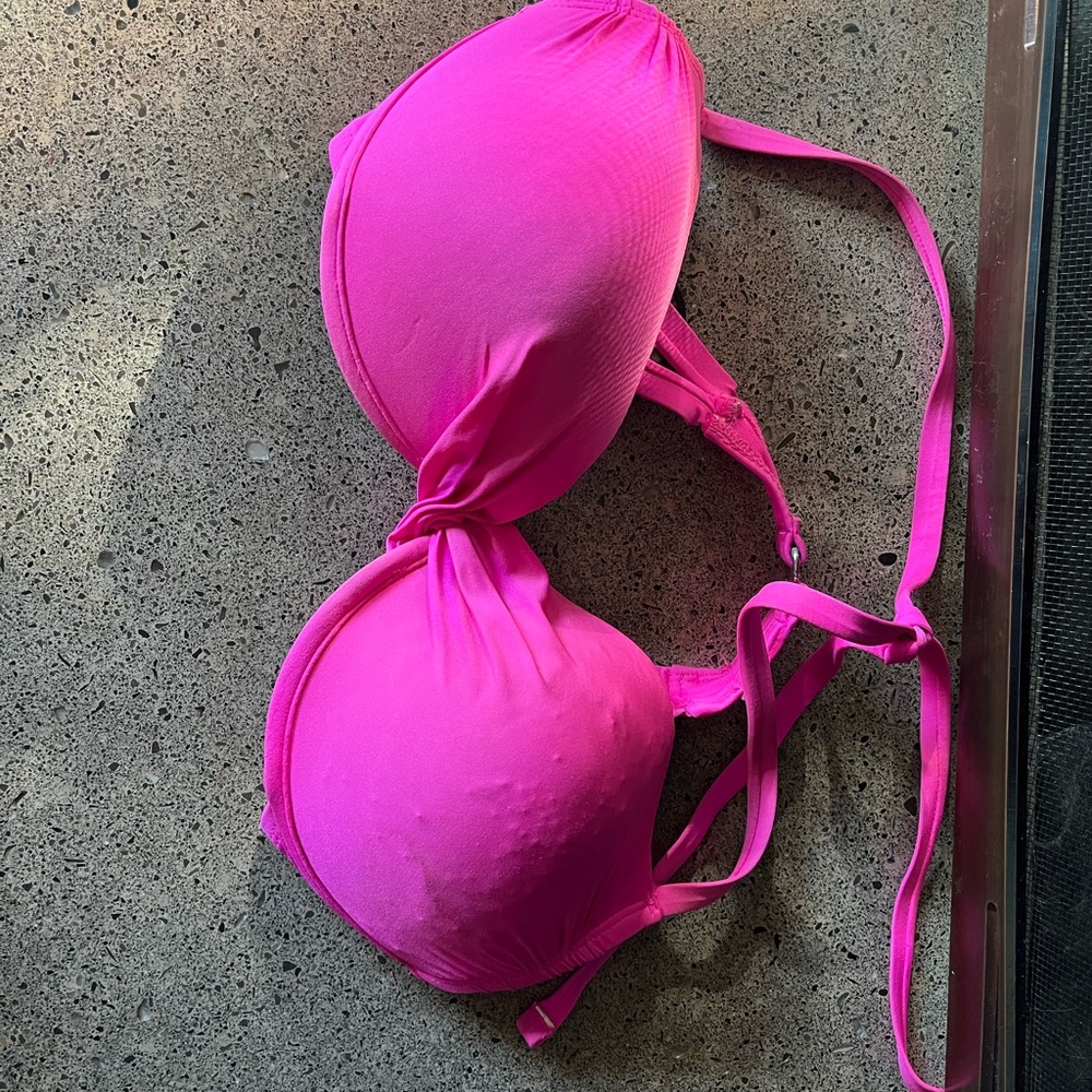 pink bikini - Picture 2 of 5